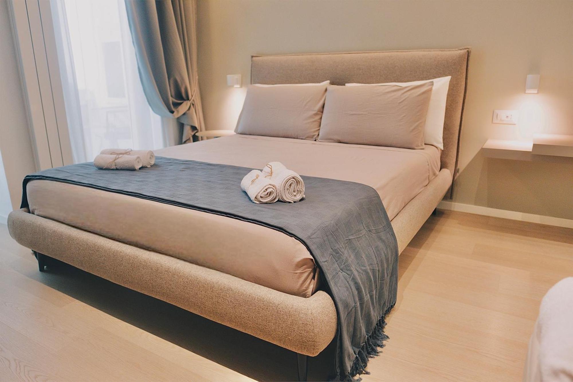 18Zero2 Luxury Rooms Бари Экстерьер фото