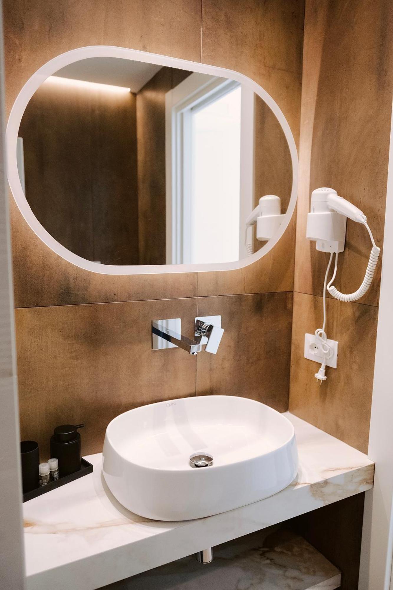 18Zero2 Luxury Rooms Бари Экстерьер фото